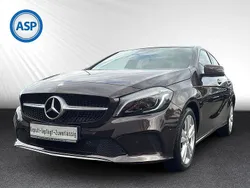 Braun (orientbraun metalliclack) Gebraucht 2016 Mercedes A180 Limousine | 16.890 € (Fairer Preis)