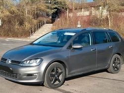 Grau Gebraucht 2015 VW Golf VII LOUNGE Kombi | 7.900 € (Guter Preis)