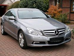 Grau Gebraucht 2009 Mercedes E350 Coupé | 11.999 € (Fairer Preis)