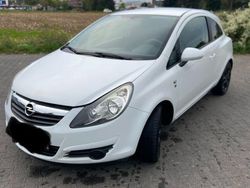 Weiß Gebraucht 2010 Opel Corsa Selection Kleinwagen | 2.300 € (Fairer Preis)
