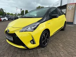Gelb Gebraucht 2017 Toyota Yaris Hybrid Kleinwagen | 18.049 € (Teuer)