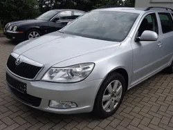 Silber Gebraucht 2011 Skoda Octavia Active Kombi | 2.950 € (Guter Preis)