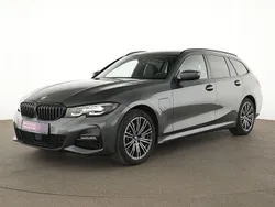Mineralgrau Gebraucht 2022 BMW 330e M Sport Kombi | 32.499 € (Fairer Preis)