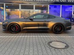 Grau Gebraucht 2017 Ford Mustang GT Premium Coupé | 35.500 € (Fairer Preis)