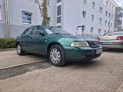 Grün Gebraucht 1999 Audi A4 Limousine | 1.250 €
