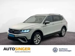 Pure white Gebraucht 2024 VW Tiguan Allspace Life SUV | 35.540 € (Guter Preis)