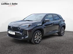 Schwarz Gebraucht 2023 Toyota Yaris Cross Team SUV | 24.980 € (Fairer Preis)