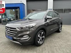 Grau (moon rock) Gebraucht 2017 Hyundai Tucson SUV | 14.480 € (Fairer Preis)