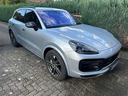 Silber Gebraucht 2018 Porsche Cayenne Turbo SUV | 69.500 €