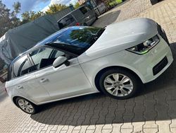 Weiß Gebraucht 2018 Audi A1 Sportback Kleinwagen | 17.500 € (Teuer)