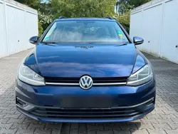 Blau Gebraucht 2017 VW Golf VII Comfortline Kombi | 6.300 € (Teuer)