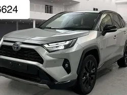 Silver metallic (1d6)/ attitude (metallic) Gebraucht 2024 Toyota RAV4 Hybrid Style SUV | 38.750 € (Guter Preis)