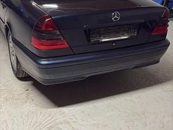 Grün Gebraucht 1999 Mercedes C180 Elegance Limousine | 3.999 € (Fairer Preis)