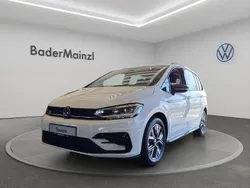 Pure white Neu 2025 VW Touran Highline Van / Kleinbus | 42.990 €