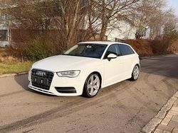 Weiß Gebraucht 2015 Audi A3 S-Line Limousine | 9.599 € (Superpreis)