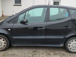 Schwarz Gebraucht 2002 Mercedes A140 Kleinwagen | 999 €