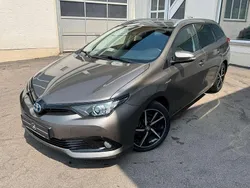 Grau Gebraucht 2018 Toyota Auris Hybrid Kombi | 15.990 € (Fairer Preis)
