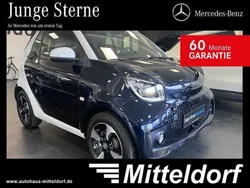 Bodypanels in sapphire blue () Gebraucht 2024 Smart ForTwo Electric Drive Exclusive Cabrio | 18.480 € (Fairer Preis)
