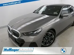 Oxide grey Gebraucht 2024 BMW 520 M Sport Limousine | 52.900 € (Superpreis)
