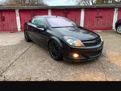 Schwarz Gebraucht 2006 Opel Astra Cabriolet Cabrio | 1.350 € (Superpreis)