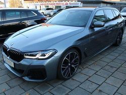 Bluestone (metallic) Gebraucht 2022 BMW 530 M Sport Kombi | 37.950 € (Teuer)