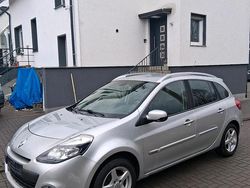 Grau Gebraucht 2010 Renault Clio GrandTour Kombi | 2.300 € (Guter Preis)