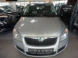 Silber Gebraucht 2010 Skoda Fabia Classic Limousine | 5.999 € (Etwas zu teuer)