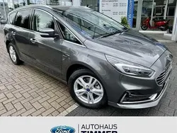 Grau Gebraucht 2023 Ford S-MAX Titanium Van / Kleinbus | 35.490 € (Fairer Preis)