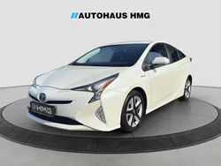 White crystal shine Gebraucht 2016 Toyota Prius Comfort Kleinwagen | 14.900 € (Fairer Preis)