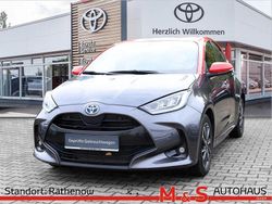 Marlingrau metallic, dach tokio fusion Gebraucht 2021 Toyota Yaris Hybrid Basis Limousine | 20.490 € (Etwas zu teuer)