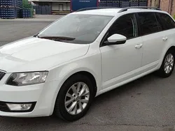 Weiß Gebraucht 2016 Skoda Octavia Ambition Kombi | 9.450 € (Fairer Preis)