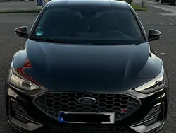 Schwarz Gebraucht 2024 Ford Focus ST Limousine | 31.300 € (Guter Preis)