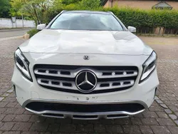 Weiß Gebraucht 2020 Mercedes GLA180 SUV | 20.200 € (Superpreis)