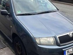 Grau Gebraucht 2005 Skoda Fabia Tour Kleinwagen | 1.200 € (Fairer Preis)