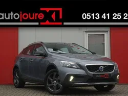 Grau Gebraucht 2015 Volvo V40 CC Momentum Kombi | 16.500 €