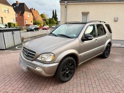 Schwarz Gebraucht 2001 Mercedes ML55 AMG AMG SUV | 7.700 €