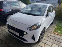 Weiß Gebraucht 2022 Hyundai i10 Edition 30 Kleinwagen | 11.990 € (Etwas zu teuer)