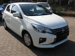 Weiß Gebraucht 2022 Mitsubishi Space Star Select Limousine | 9.500 € (Guter Preis)