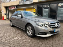 Grau Gebraucht 2015 Mercedes E200 Limousine | 14.800 € (Fairer Preis)