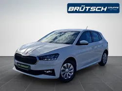 Candyweiss Gebraucht 2022 Skoda Fabia Active Limousine | 15.480 € (Fairer Preis)