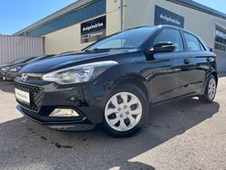 Schwarz Gebraucht 2017 Hyundai i20 Classic Limousine | 7.390 € (Guter Preis)