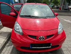 Rot Gebraucht 2007 Toyota Aygo Kleinwagen | 2.950 € (Fairer Preis)