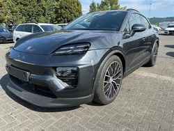 Grau Gebraucht 2025 Porsche Macan SUV | 78.490 €