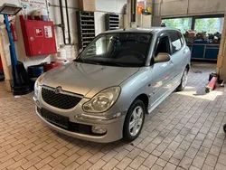 Silber Gebraucht 2004 Daihatsu Sirion Kleinwagen | 990 € (Guter Preis)