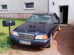 Blau Gebraucht 1995 Mercedes C180 Limousine | 2.300 €