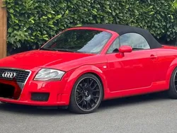 Rot Gebraucht 2005 Audi TT Roadster Cabrio | 27.900 €