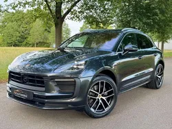 Grau Gebraucht 2024 Porsche Macan Chrono SUV | 69.999 €
