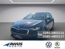 Schwarz Gebraucht 2022 Skoda Scala Drive Kleinwagen | 33.660 €