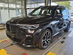 Schwarz Gebraucht 2022 BMW X7 M Sport SUV | 81.989 € (Teuer)