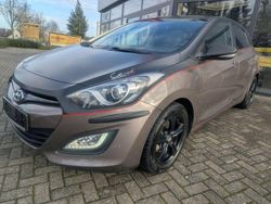 Braun Gebraucht 2013 Hyundai i30 Classic Limousine | 7.600 € (Fairer Preis)